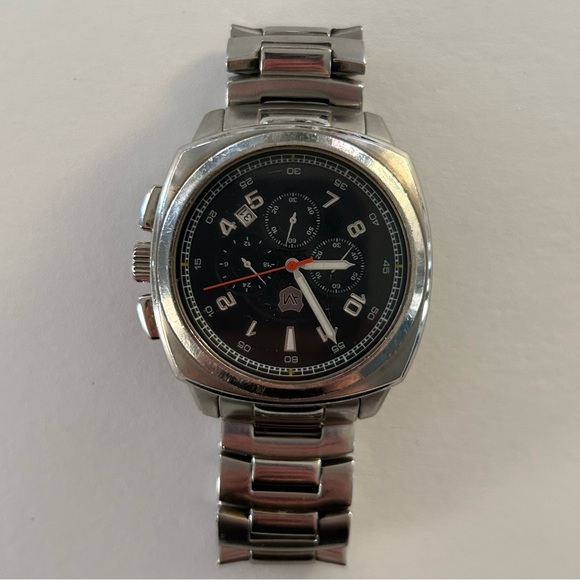 Vintage Andrew Marc A21001TP01 Water Resistant Watch - Needs Battery Replaced - Picture 2 of 16